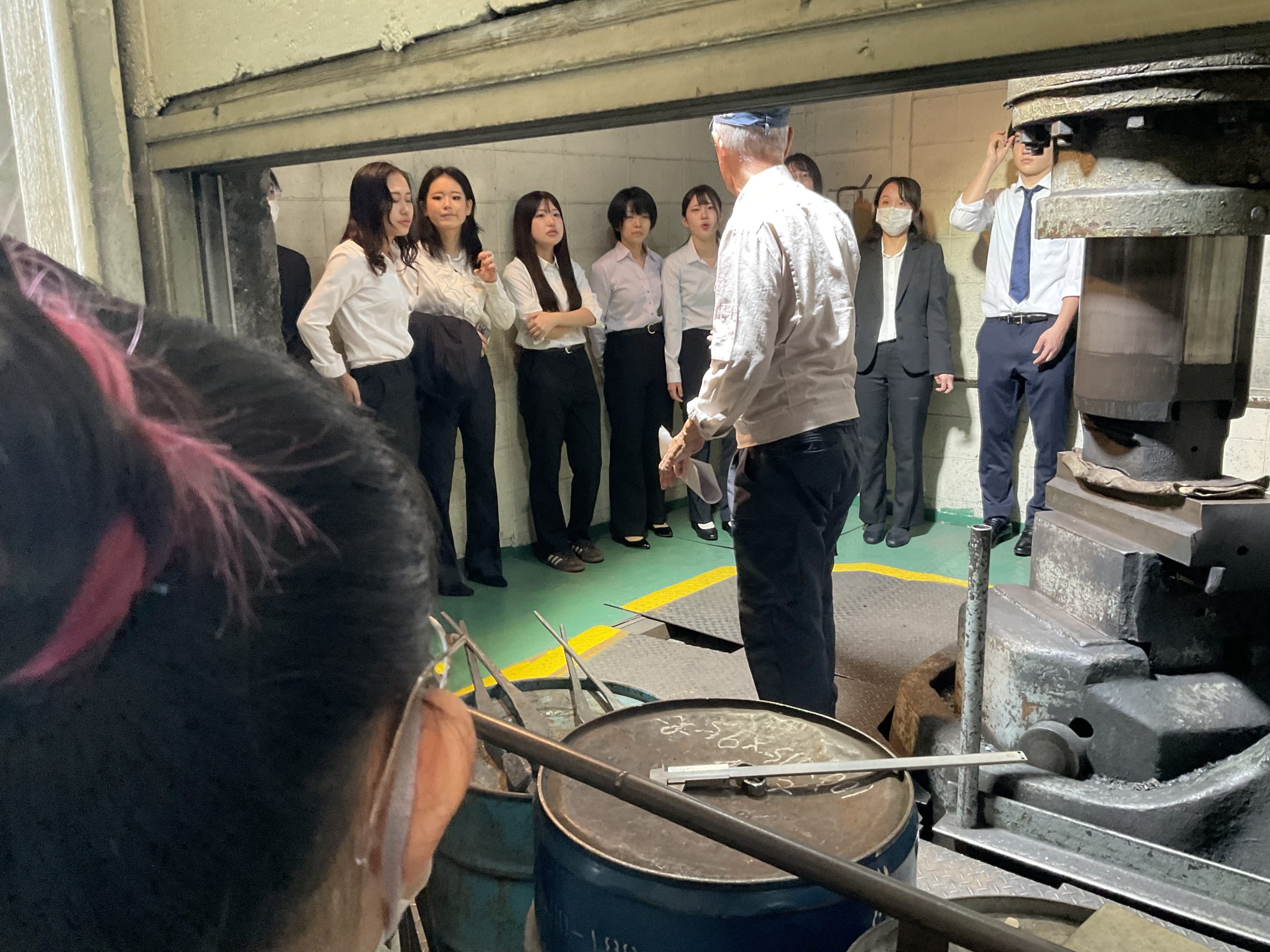 井元特殊冶金株式会社さんへ工場見学に行きました。